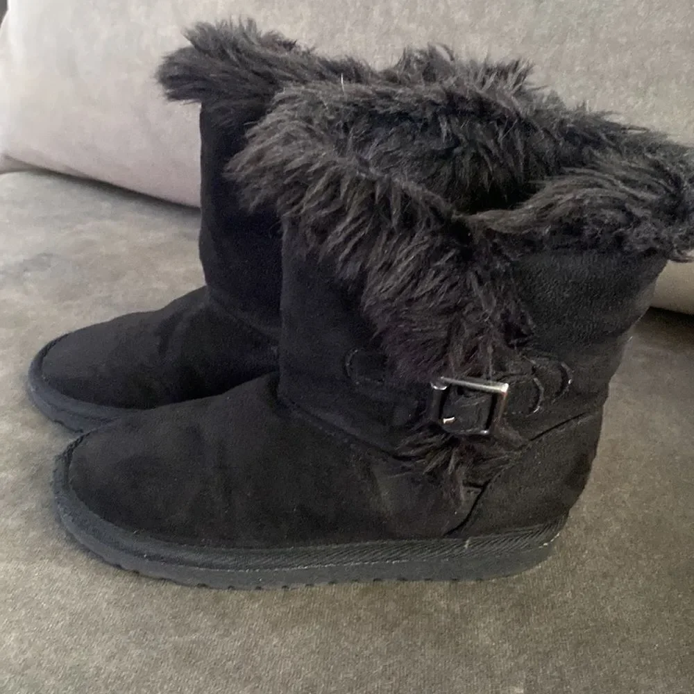 Toddler Girl’s The Children’s Place Black Boots Faux Suede Silver Buckle Size 12